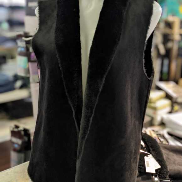 Velvet Yvette Faux Fur Vest - Picture 2 of 3